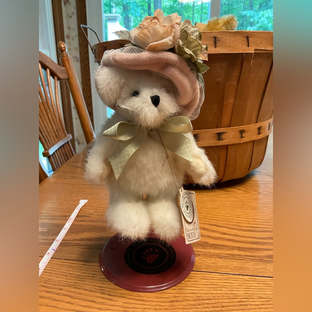 Boyds Bears plush white bear with stand